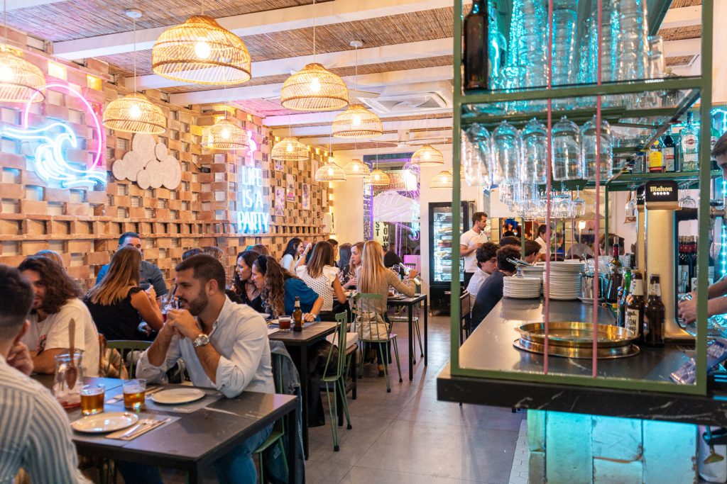 Menú grupos con barra libre mediodía